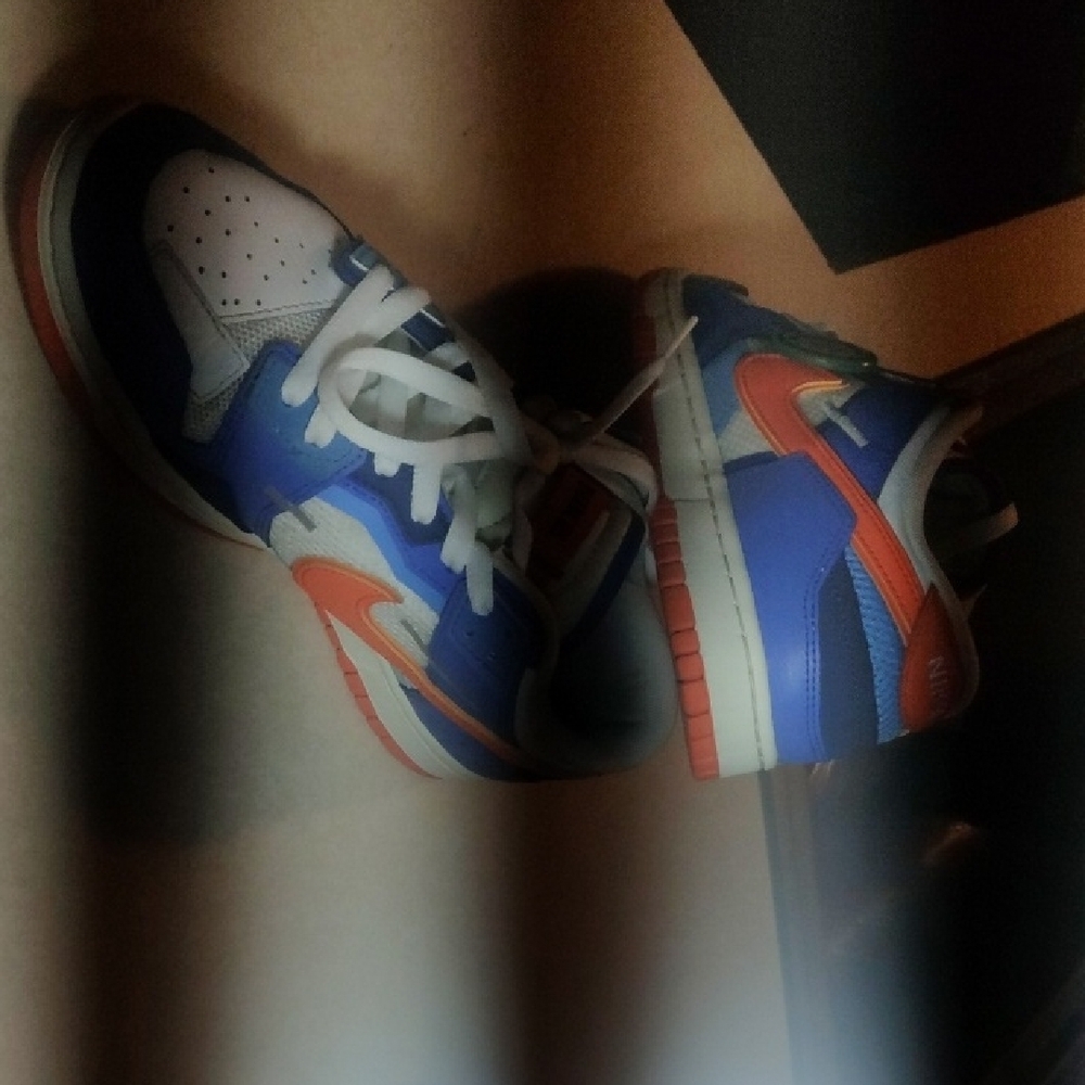 Size 7 Men's Orange Blue And White Nike Dunks With Verified Authenticity Coins - Picture 11 of 16